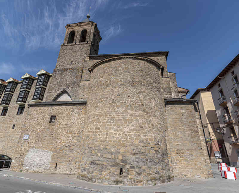 Huesca - Jaca 33 - iglesia de San Salvador y San Ginés.jpg